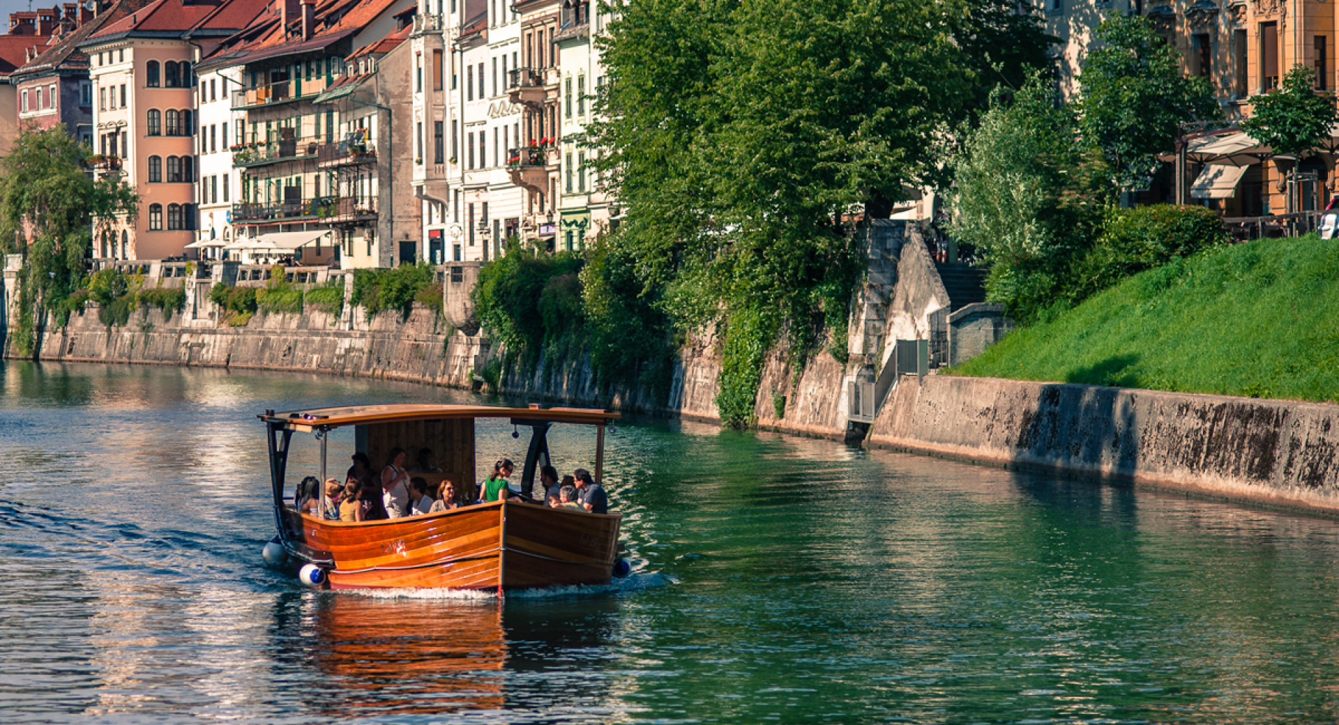 ladjica-ljubljanica2 (6).jpg
