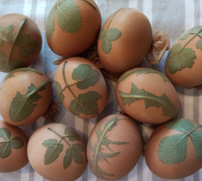 Easter eggs preparation2