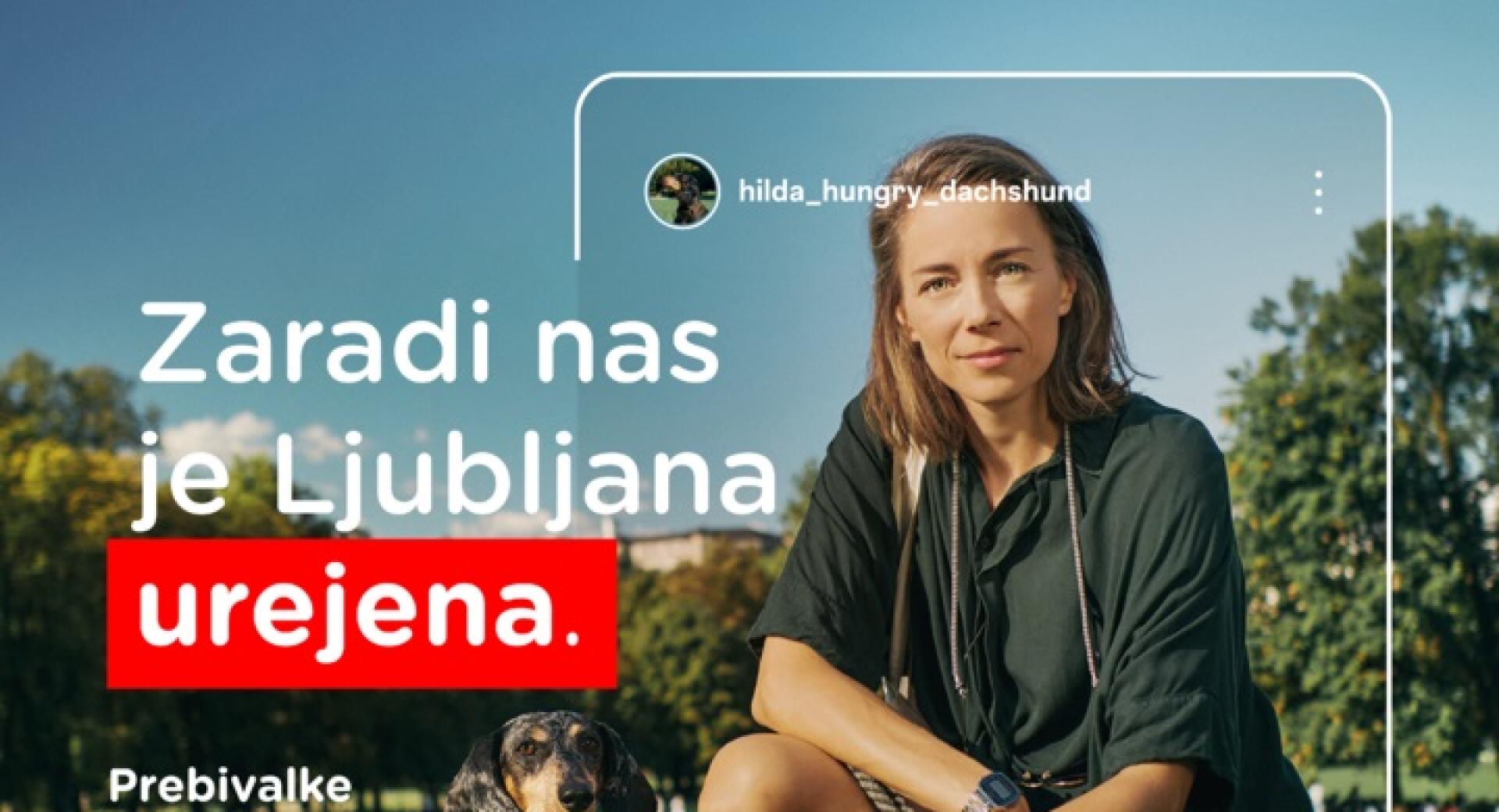 Zenska kleci na travniku zraven psa.