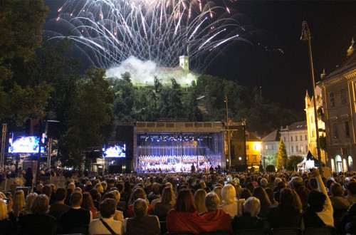 Festival na Kongresnem trgu.