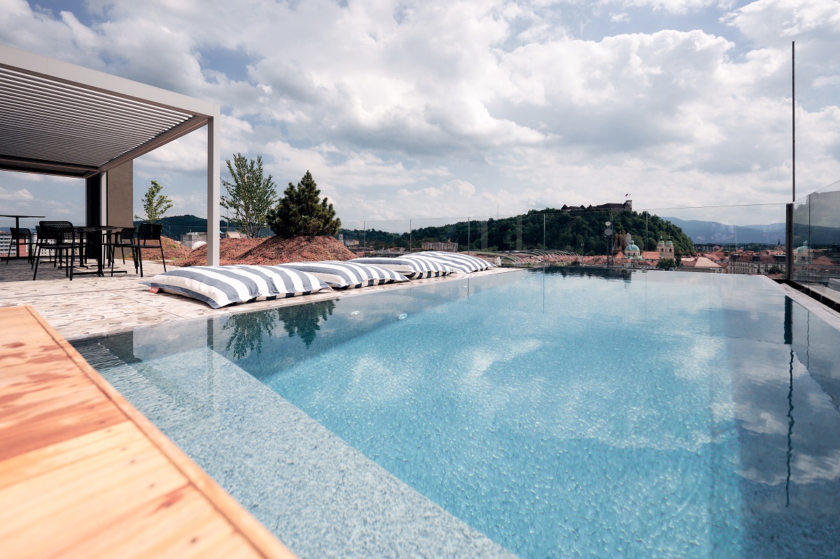 Bazen_Neu Residences