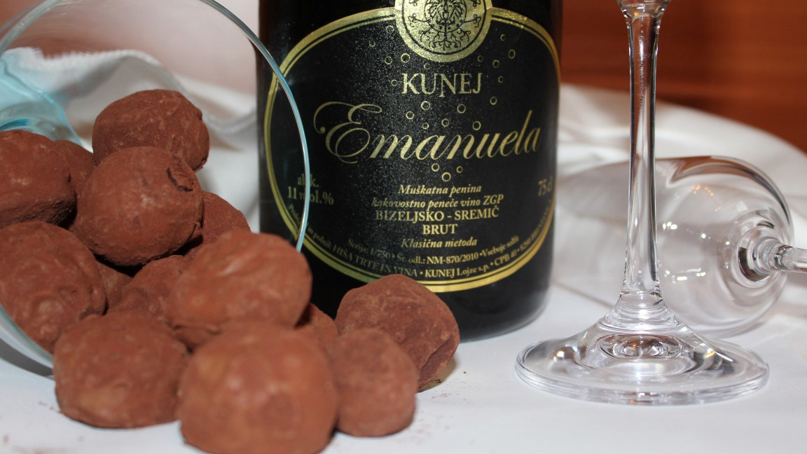 Chocolate and wine pairing by Kunej