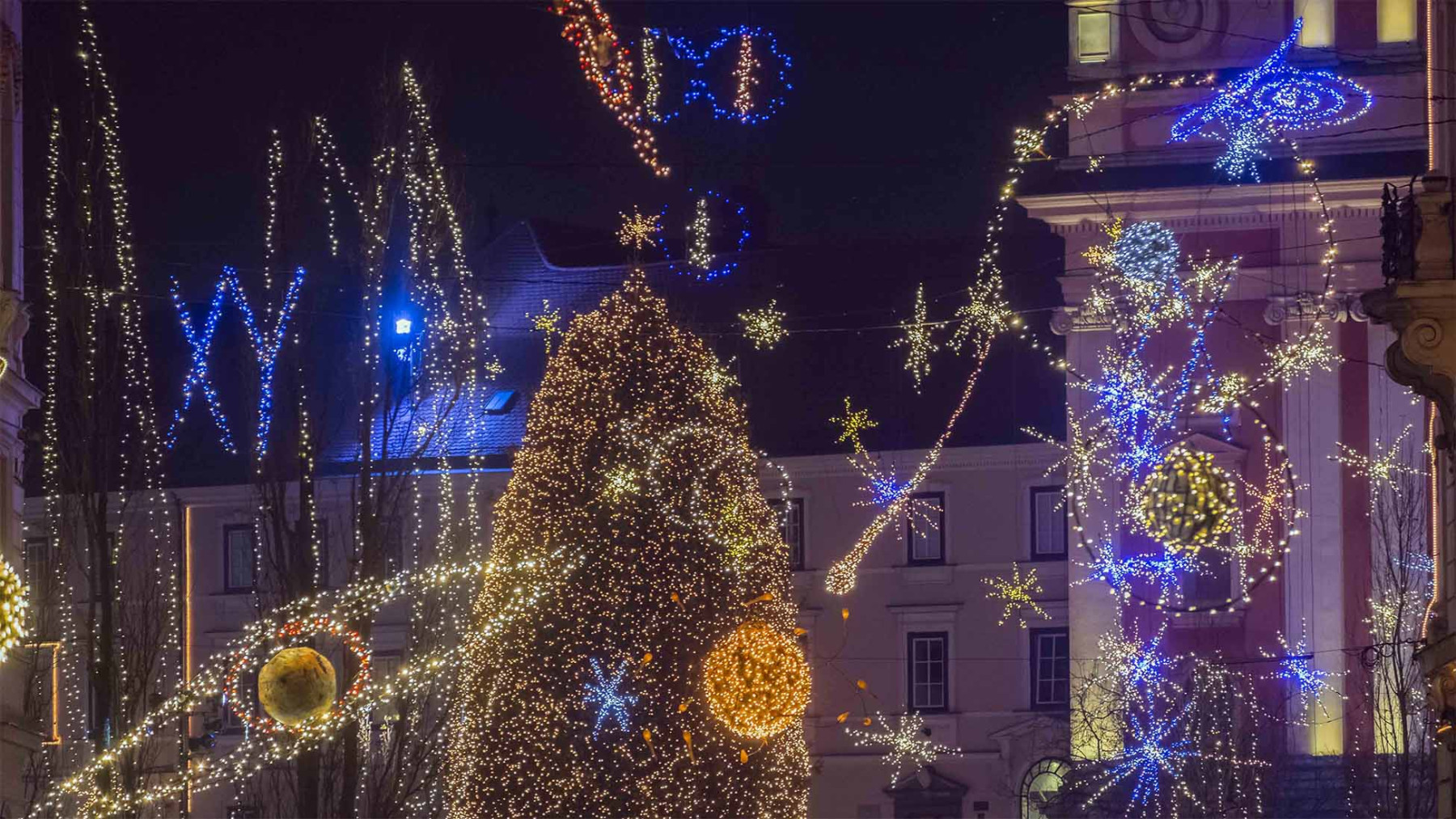 December Okrasitev Jani Zalaznik 002