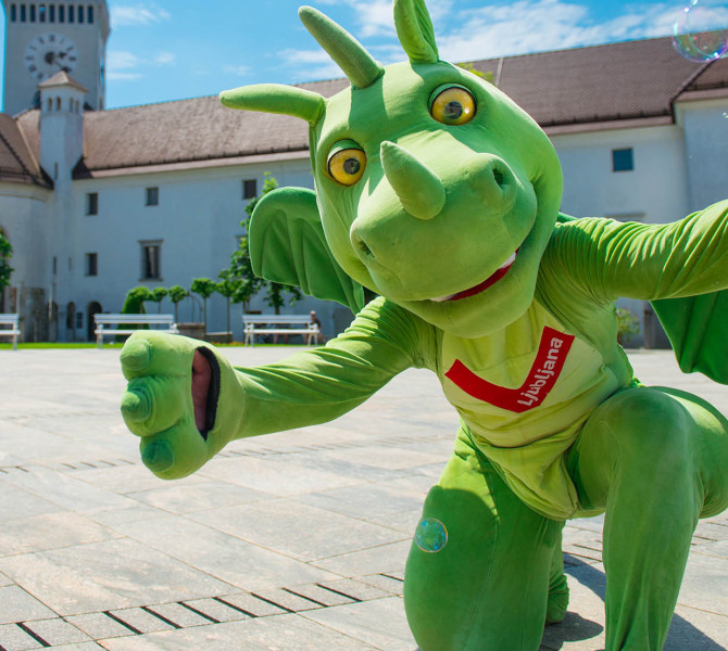 Maskota zmajček na Ljubljanskem gradu.