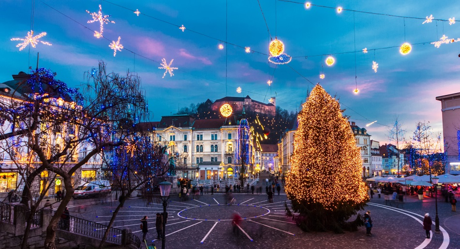 Praznično okrašena Ljubljana.