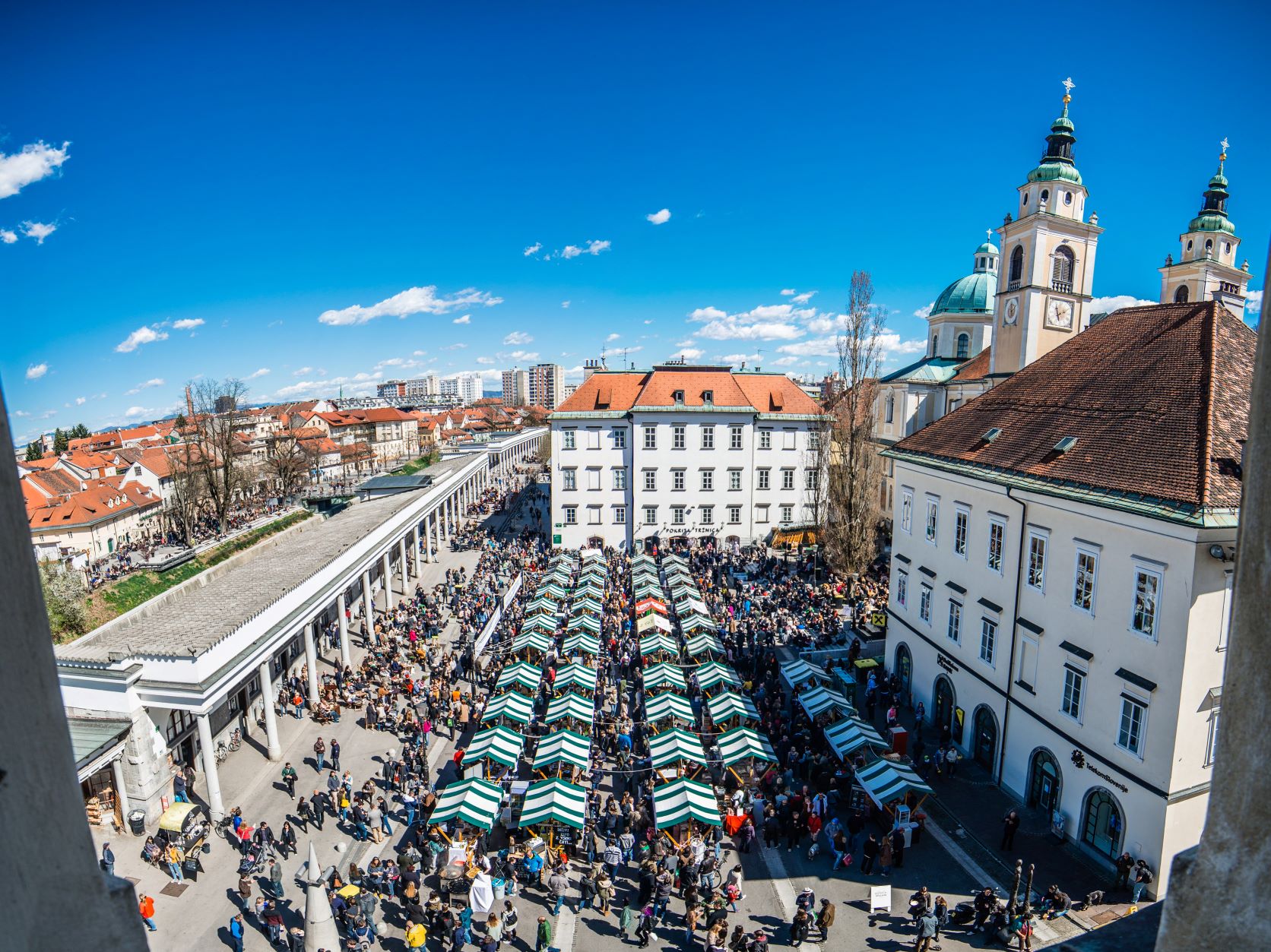 Odprta kuhna iz zračne perspektive