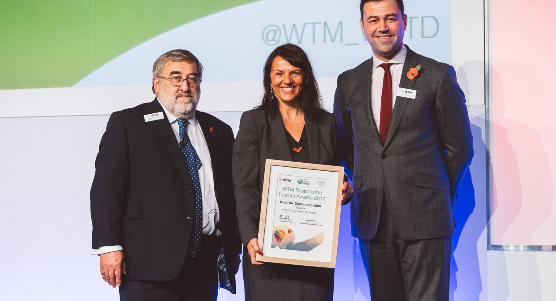 Direktorica Turizma Ljubljana Petra Stušek na podelitvi nagrade  WTM Responsible Tourism Award v Londonu.