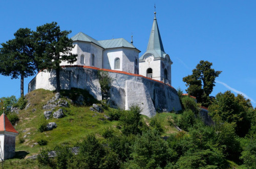 Cerkev Marijinega rojstva na Zasavski Sveti gori.