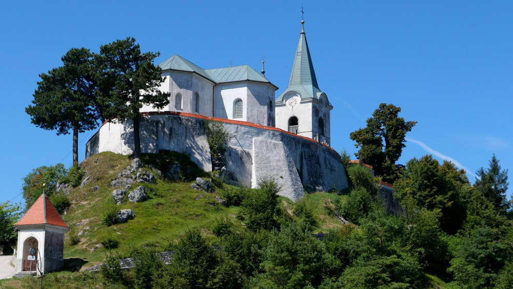 Cerkev Marijinega rojstva na Zasavski Sveti gori.