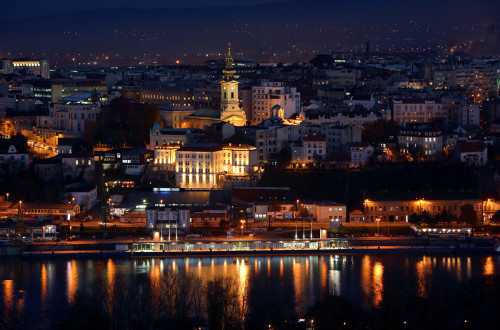 Panorama Beograda ponoči.