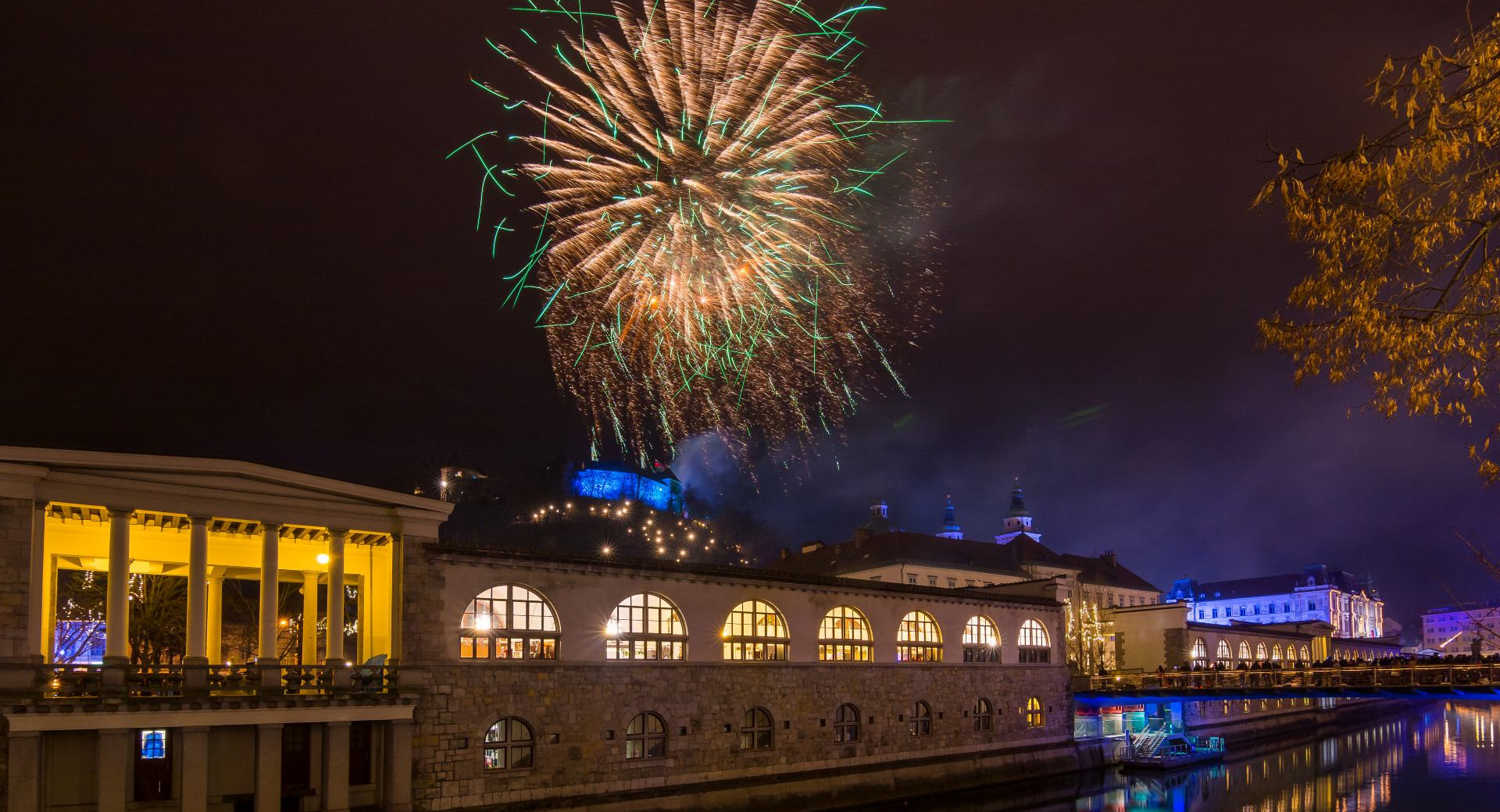 Novoletni ognjemet z z Ljubljanskega gradu.