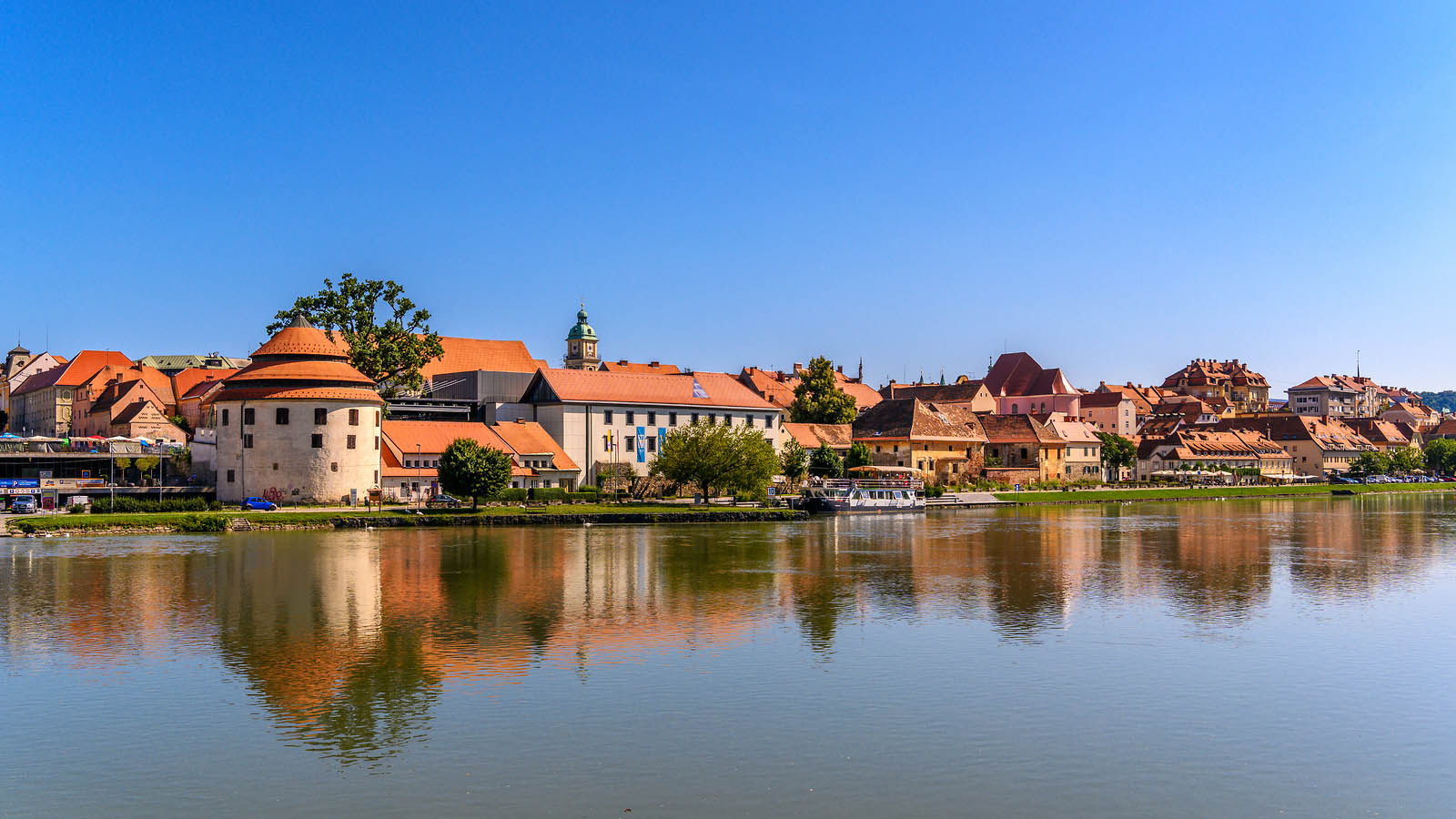 Maribor, Ptuj and "Heart in a vineyard" » Visit Ljubljana