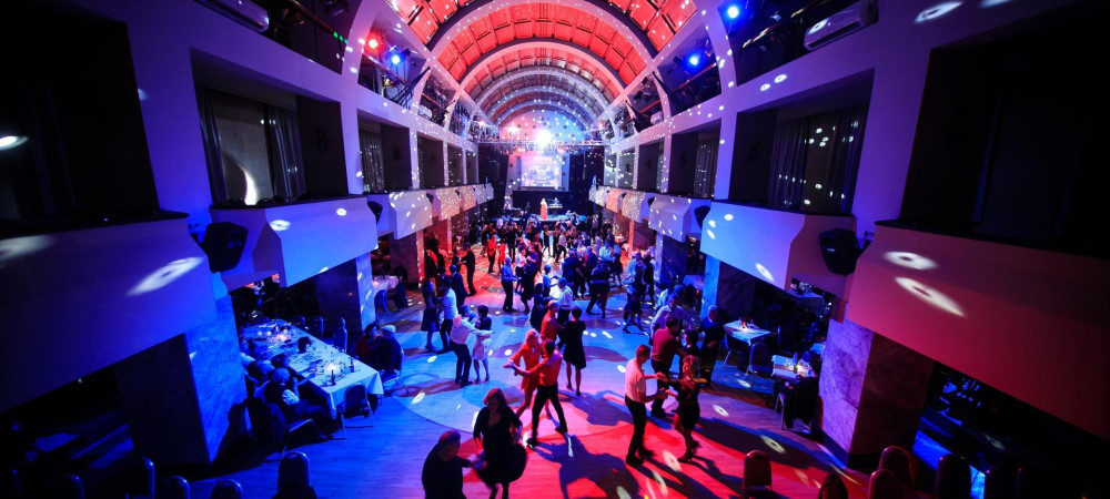 ples v pionirskem domu