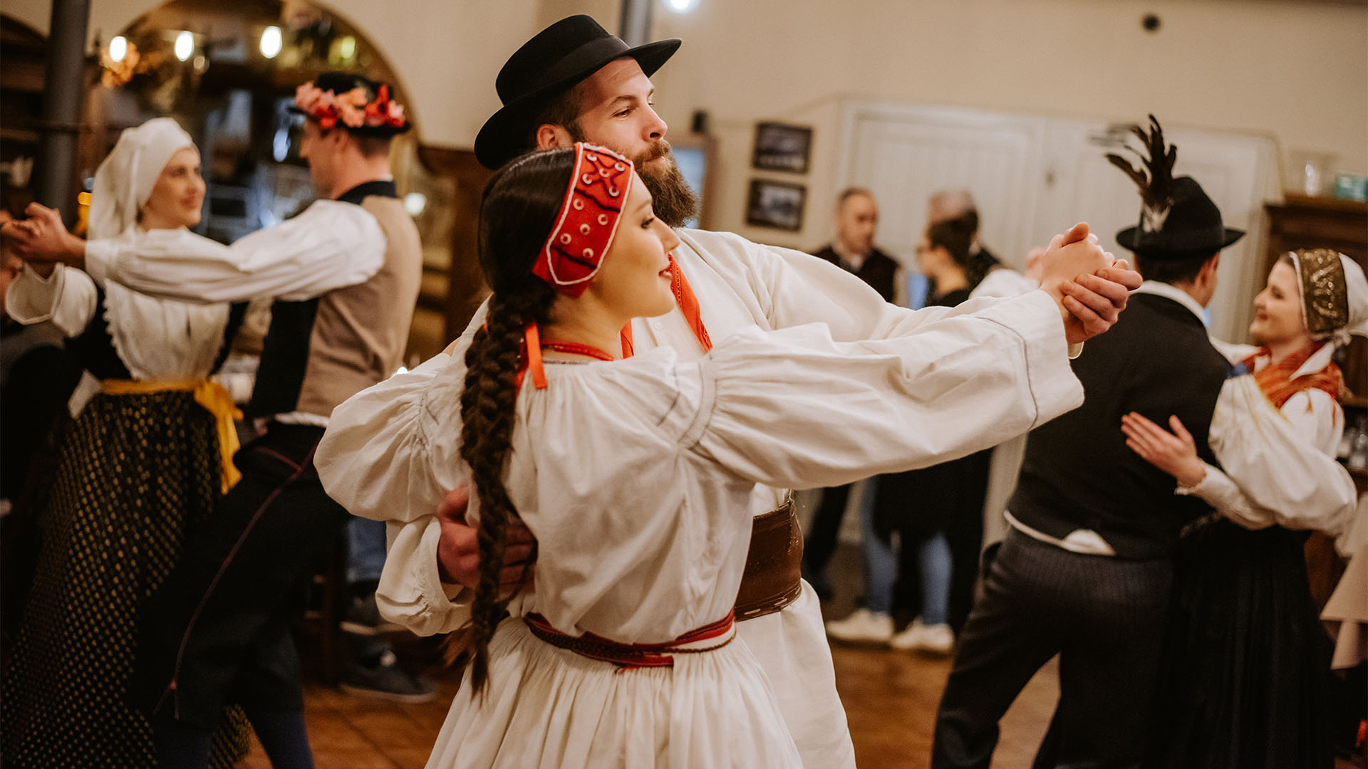 Traditional Slovenian evening - culinary and folklore evening » Visit