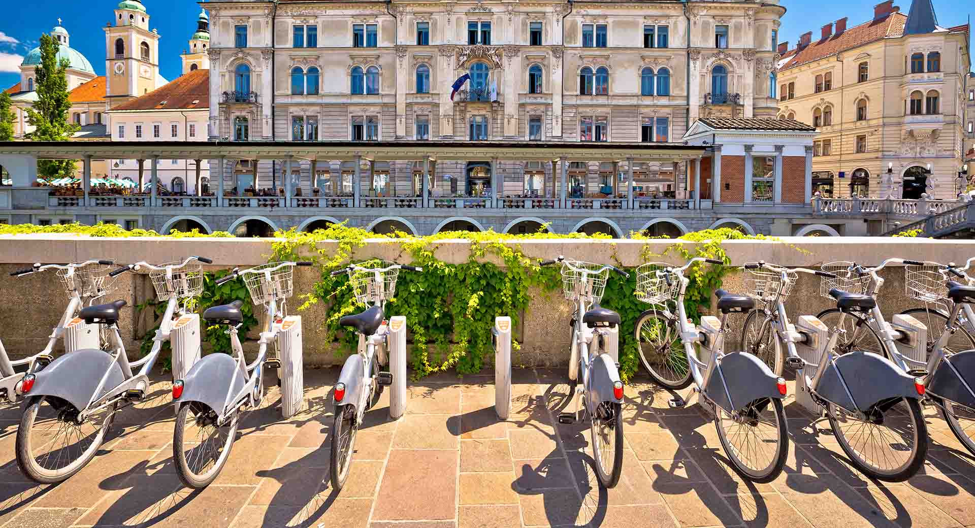 postajalisce Bicikelj Kresija 2016 Mostphotos